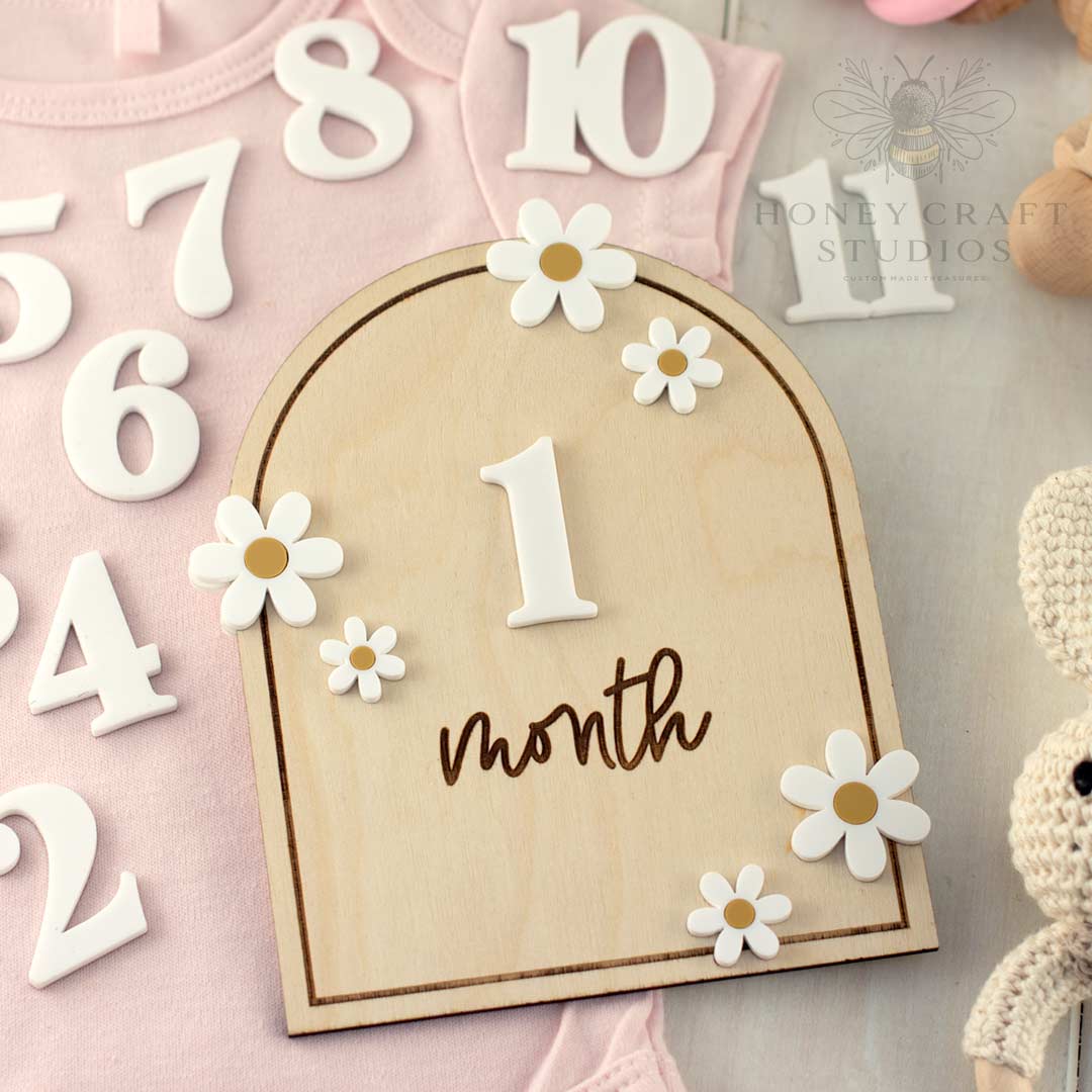 Baby Milestone Arch Sign with Daisies – Wooden Monthly Baby Milestone Marker, Engraved Wood & Acrylic Photo Prop