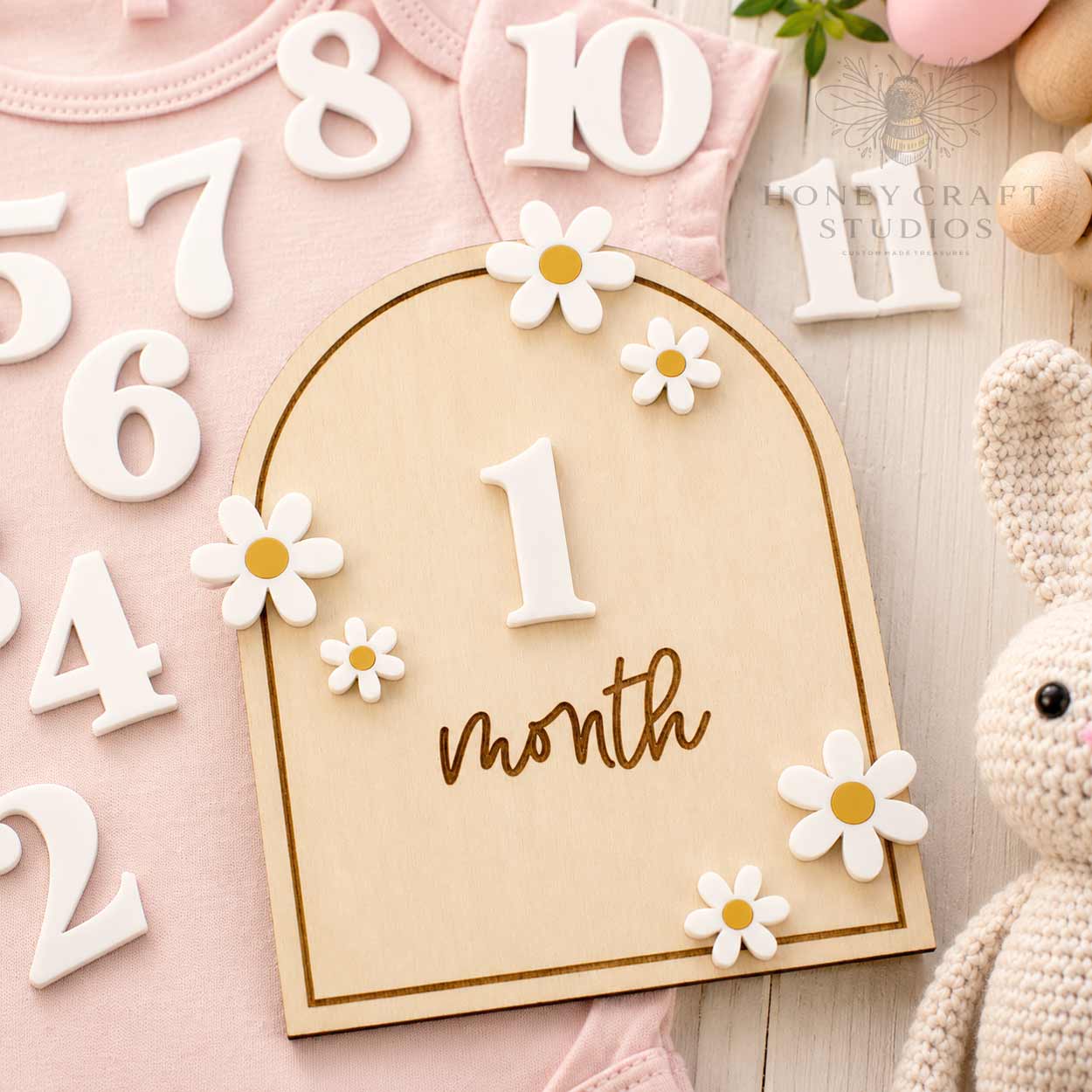 Baby Milestone Arch Sign with Daisies